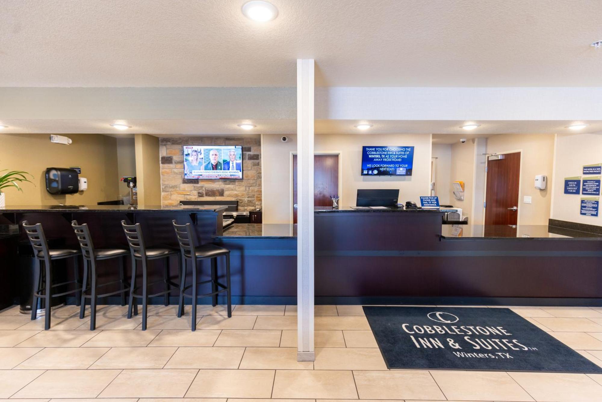 Cobblestone Inn & Suites - Winters エクステリア 写真