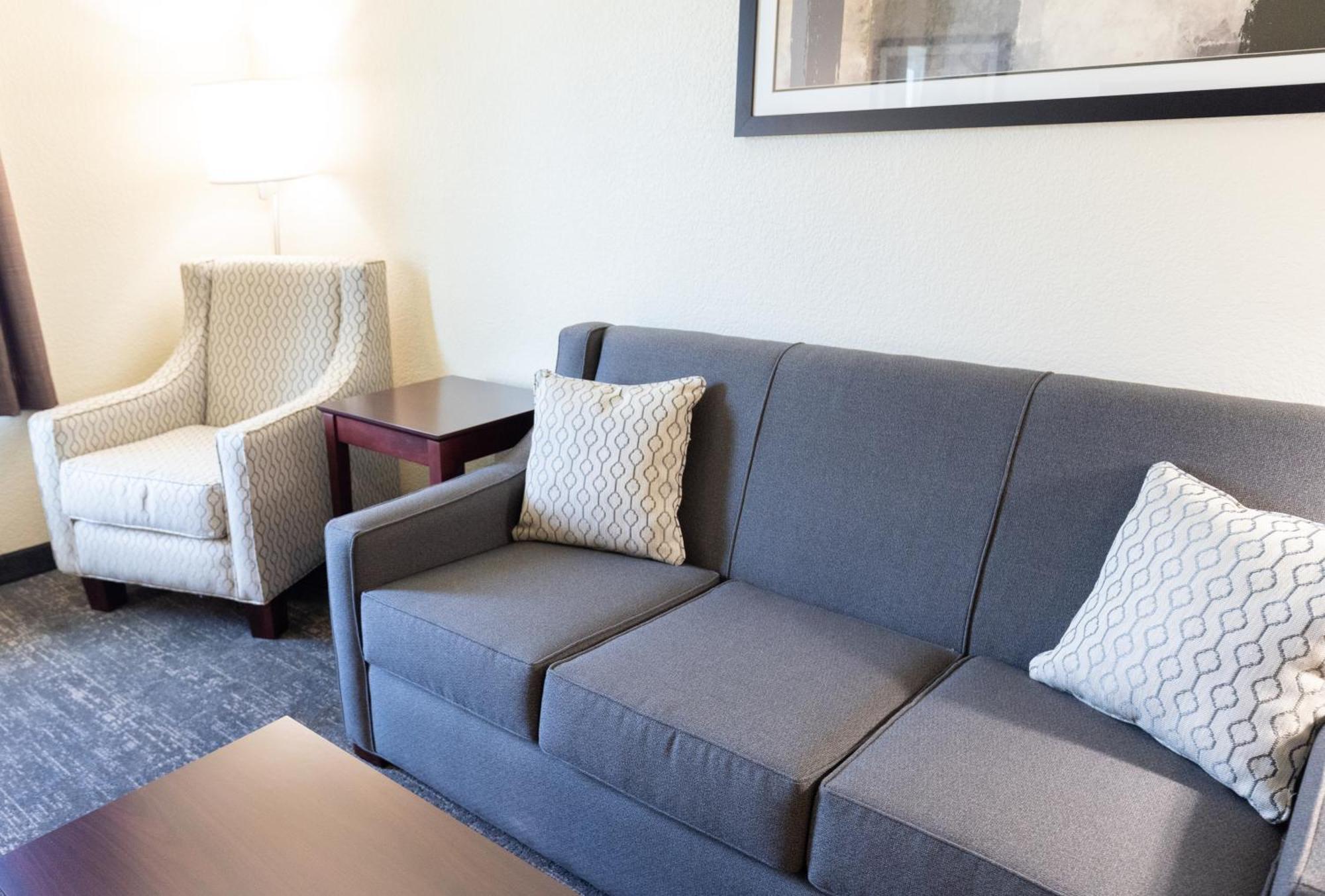 Cobblestone Inn & Suites - Winters エクステリア 写真