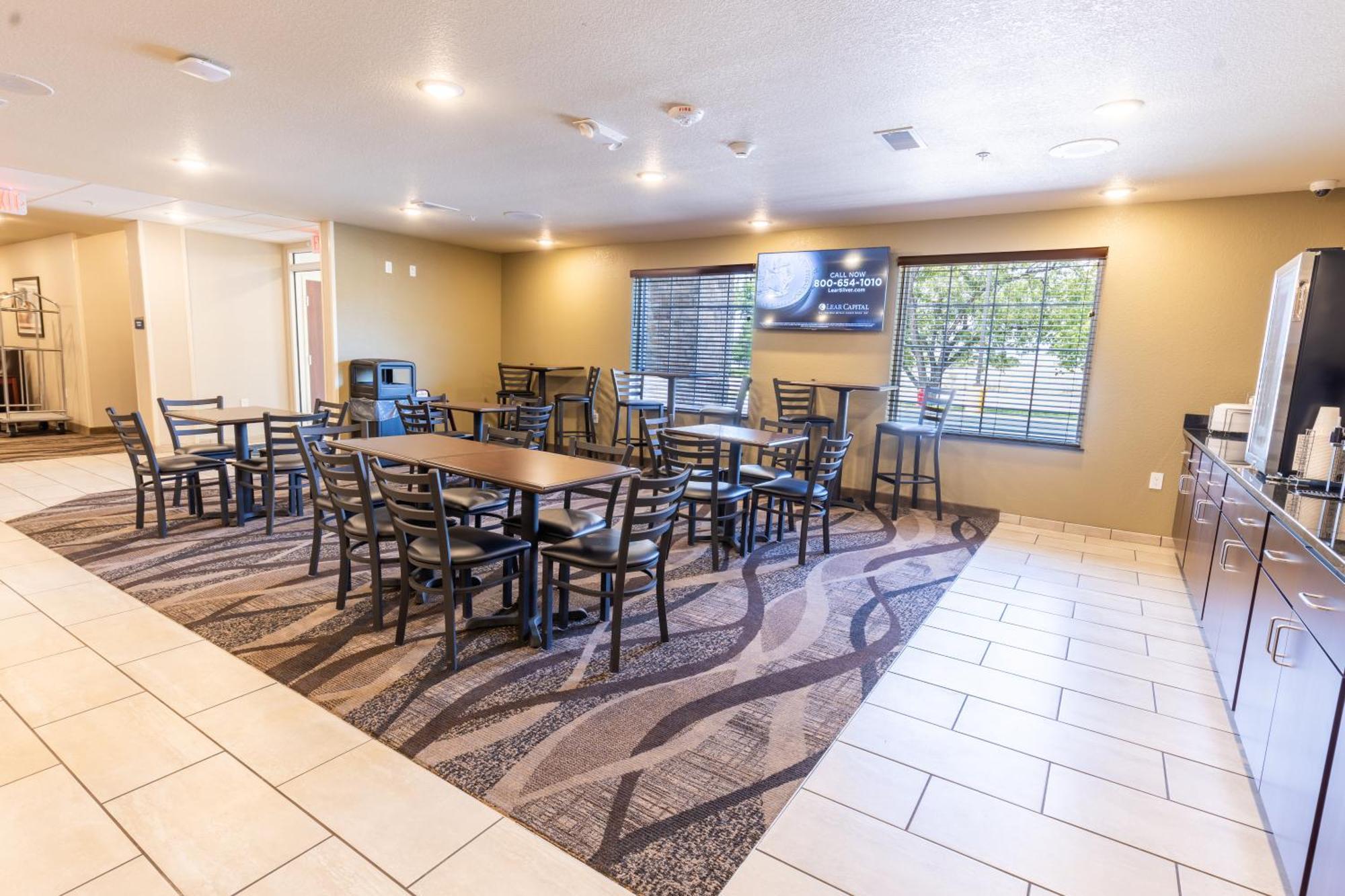 Cobblestone Inn & Suites - Winters エクステリア 写真