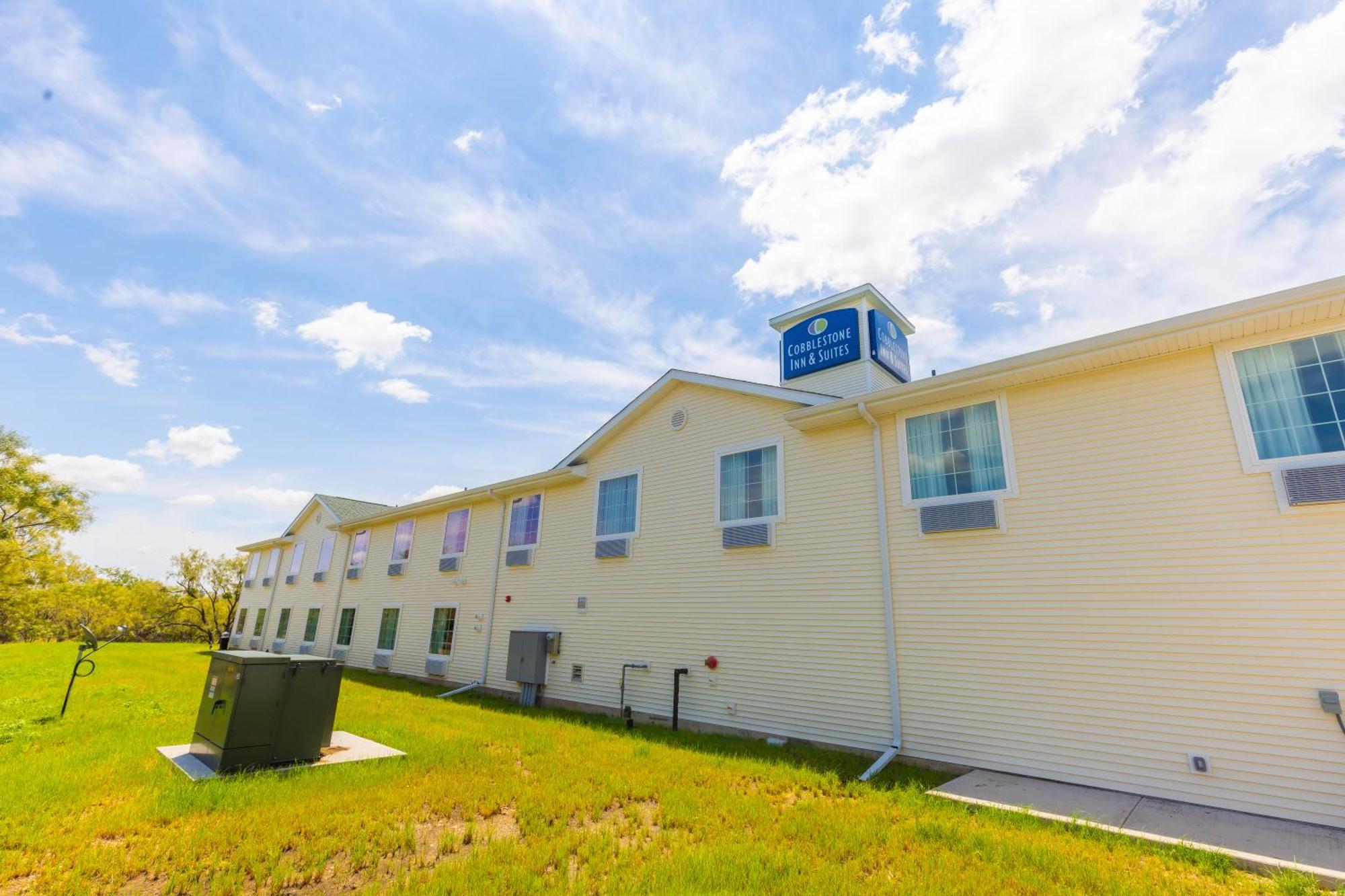 Cobblestone Inn & Suites - Winters エクステリア 写真